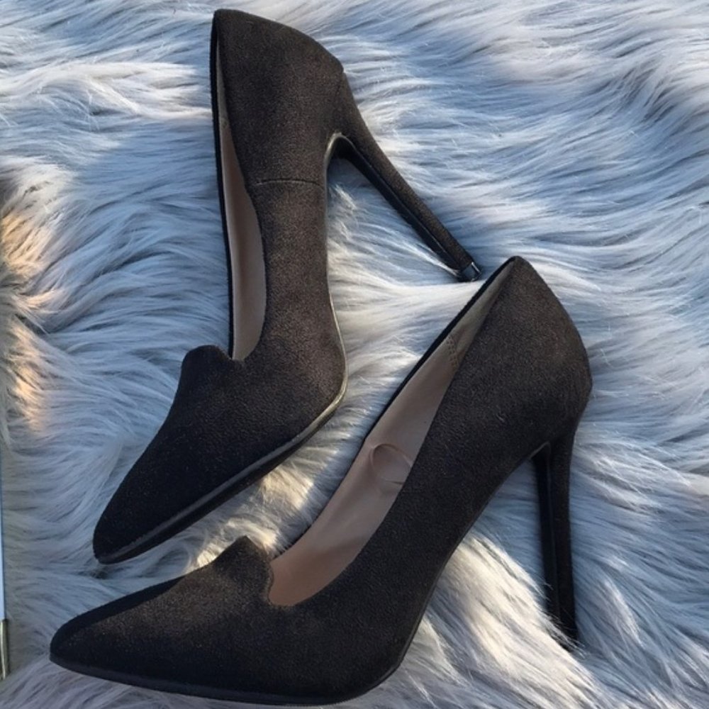 Forever 21 Black Suede Heels Size 7.5 NWT